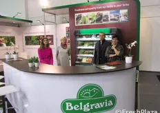 Da sinistra: Andrea Camozzi, Kerstin Reichelt, Valter Camozzi e Serena Dani fotografati nello stand dell'azienda Belgravia.
