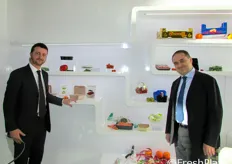 Il marketing manager Massimiliano Persico (a sinistra) con Gianni Leone, Ceo dell'azienda Carton Pack.