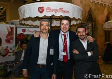 Stefano Pezzo (al centro) insieme a Giuseppe Sorrenti e Lorenzo Rognoni della della L&G Produce.
