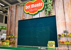 "Presso lo stand Del Monte era presente un'installazione a cascata d'acqua che formava la frase "Say Yes to the Best" e formava poi l'immagine di una banana."