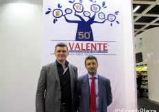 Alessandro Valente, direttore generale, e Cristian Ferrari (area manager) della Valente Srl, unica azienda italiana che produce tutti i componenti necessari per la realizzazione dei moderni impianti di vigneto e frutteto.