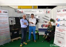 Tra i rappresentanti CdB, il primo a sinistra e' Flavio Cavallo.