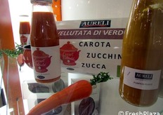 Fresca del terzo posto ottenuto al FLIA 2014 a Berlino con il Vegetable Crumbs - Panatura di verdure, la ditta Aureli Mario ha portato a Parma le nuove vellutate e purea a base di zucca, zucchine e patate.