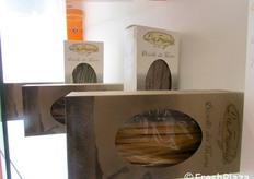 Le nuove paste con farina estratta da sedano, carote, carote nere, spianaci e rape rosse. Il contenuto di farina e' pari solo al 10 per cento, il resto e' dato dalle verdure!