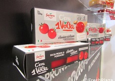 "Oggi Ferrera si impegna a raccontare i sapori del passato in chiave moderna e lancia "C'era 1 volta", una linea di salse coi pomodoro monoporzione, gustose e profumate come appena preparate. Ogni salsa nasce dalla selezione dei migliori pomodori siciliani: datterino, ciliegino, pizzutello e licobrio."