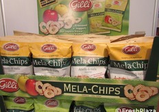 Dal 1968 Gilli srl e' sinonimo di pregiate specialita' alimentari, prodotti da forno tipici, composte di frutta, snack dolci e salati. Nella foto, Anelli di mele Jonathan essiccati delicatamente. Queste fette di mela, leggermente croccanti sono un'alternativa sana e gustosa ai classici snack.