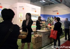 Per il marchio di VOG Products, realta' leader in Europa nel settore della trasformazione della mela, Cibus ha rappresentato l'occasione per presentare la filosofia del brand Leni's: fornire modi alternativi e pratici per consumare la mela.