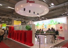 Lo stand del Consorzio Casalasco del Pomodoro ospitava tutti i prodotti della gamma Pomi', un assortimento di passate, polpe e cubetti per esplorare tutte le coordinate del pomodoro.