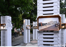 E' stato anche dimostrato che frutta e verdura conservate negli imballaggi in cartone ondulato mantengono un grado di conservabilita' maggiore e quindi hanno meno possibilita' di finire nella spazzatura: una delle ultime ricerche promosse da Bestack e condotta dall'Universita' di Bologna parla di una shelf life per frutta e verdura superiore del 20 per cento rispetto ad altri tipi di imballaggio.