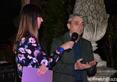 "In conclusione, il fotografo ha sottolineato alcune differenze tra cinema americano e italiano, sottolineando la grande differenza in termini di professionalita' tra gli attori: "Mai ho visto un attore americano venire sul set con il telefono cellulare. Sono estremamente rigorosi e concentrati, oltre a trattare alla pari con tutti i membri della troupe. Gli attori italiani, in questo, avrebbero molto da imparare!"