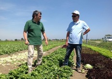 Maurizio Montalti (nella foto a destra), resp. Filiale Gautier Italia e resp. Commerciale Centro-Nord, mentre commenta la gamma little gem esclusiva Gautier.