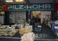 Una panoramica di Pilz Rohr. Riforniscono prevalentemente i fornitori del mercato.