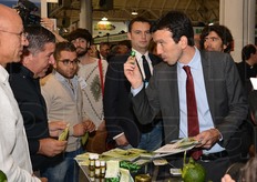 Il giro del Ministro e' proseguito con molti piacevoli incontri.