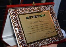 A Lauretta Cervati: regina dell'aglio italiano, donna e madre di indiscussa forza morale, anima e forza del Polesine che con il proprio lavoro ha dimostrato che con la dedizione, si puo' giungere a diventare un punto di riferimento nel commercio.