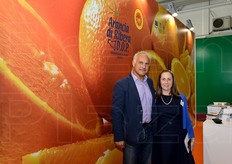 "Giuseppe "Peppe" Pasciuta, presidente del Consorzio di Tutela Arancia di Ribera DOP, insieme alla direttrice di FreshPlaza Italia, Rossella Gigli."