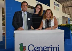 Raffaele Di Palma, Giada Cenerini e Alberta Rizzi della ditta Cenerini, operante presso il mercato all'ingrosso CAAB di Bologna.