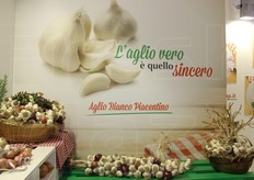 Tanti i giovani e i visitatori che hanno apprezzato e gustato le bruschette alla crema d'Aglio Bianco Piacentino e alla crema di Cipolla, realizzate da una giovane azienda piacentina, valutati da molti come un prodotto 10 e lode.