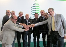 Ai soci di FruitImprese si unisce il direttore di AgriLinea, Sauro Angelini e... ecco un esempio di lavoro di equipe per migliorare la comunicazione.