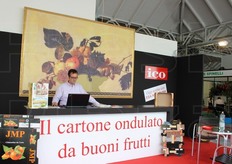 "Forse volevate scrivere: "Il cartone ondulato da' buoni frutti"... da' va scritto con l'accento..."