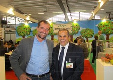 Il presidente di Terremerse Marco Casalini con Ibrahim Saadeh, direttore della OP Pempacorer, di Bagnacavallo (RA).