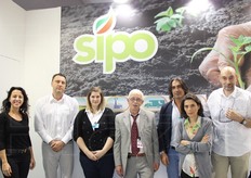 Nello stand Sipo: Ana Gniec, Matteo Giardini, Stefania Santarsiero, Pasquale Damiani, Massimiliano Ceccarini, Cristina Dore e Fabrizio Vallari.