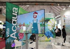 "Uno schermo ha proiettato a ciclo continuo il video animato "Amici della Biodiversita' ". Si tratta di un cartoon che, con intenti informativi, educativi e didattici, spiega in modo semplice e divertente la "biodiversita' coltivata"."