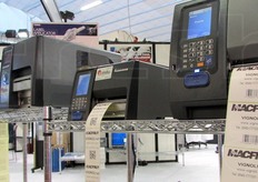 La divisione Vignoli Graf, che si e' recentemente dotata di nuove metodologie produttive, e' specializzata nella produzione di etichette.