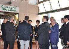 La delegazione prende visione del Mof e di come funziona l'importante mercato.
