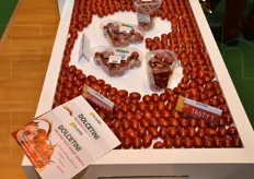 HM Clause ha presentato a Madrid (anche in Pasarela Innova) la sua novita' per il segmento dei pomodori mini-plum: si tratta della nuova varieta' ibrida Dolcetini, che figura gia' tra quelle preferite dai produttori spagnoli.