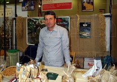 Area Puglia: Gaetano Rubertis, produttore di Mandorla di Toritto.