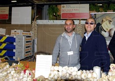 Area Sicilia: Aziende agricole Giovanni Manuguerra (sinistra) e Gallo, produttori di Aglio Rosso di Nubia.
