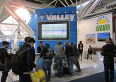 Agrostar realizza impianti per irrigazione mobili, con avanzamento automatico delle ali piovane o semoventi a perno centrale.