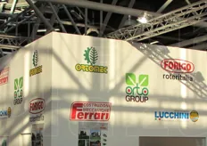 Il grande spazio espositivo suddiviso tra Ortomec, Idromeccanica Lucchini, Costruzioni meccaniche Ferrari e Forigo era individuabile come Orto Group.