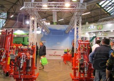 Tecnoagri srl produce anche contenitori portati per uva.