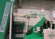 Lo stand dell'azienda Retificio Padano srl di Ospitaletto (BS) esponeva reti per l'agricoltura.