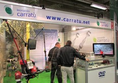 Direttamente da Castel San Giorgio (SA) le macchine per la raccolta della frutta, delle nocciole e altri prodotti freschi dell’azienda Carratu' Leonardo.