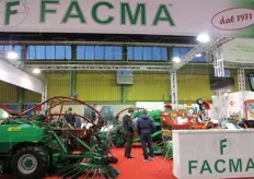 Facma produce macchine per la raccolta delle nocciole, calibratrici ed essiccatoi per la frutta secca.