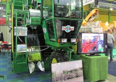 L'azienda di Città di Castello (PG) De Cloet realizza, tra le altre, trapiantatrici per prodotti orticoli, macchine per la raccolta di nocciole, essiccatoi per frutta e prodotti vegetali.