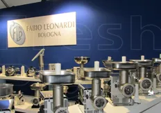 Tra le macchine prodotte dalla Fabio Leonardi di Anzola dell'Emilia (BO) anche spremi-pomodori.