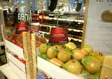 "I pomodori inseriti nel punto vendita provengono dalla filiera sostenibile realizzata da alcune aziende siciliane in partnership con il programma "Sinergie" di Syngenta."