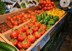 I classici pomodori e peperoni olandesi.