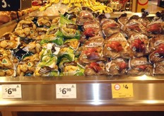 Buste di patate da 2 kg, sia a buccia gialla che rossa.