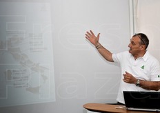 "Carlo Fermi presenta le tappe dello Show Endivie. "Toccheremo tutti i principali areali produttivi italiani dell'endivia, dal Sud al Nord della Penisola. Non dimentichiamo infatti che l'Italia e' il paese d'Europa con le maggiori superfici destinate a questa produzione (ben 7.000 ettari nel 2104!)"."