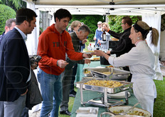 Degustazione di prodotti a base di asparagi.