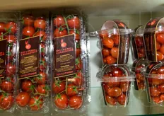 Per quanto attiene invece la linea di pomodori AgriBologna a marchio Pellerossa, la new entry e' la confezione in bicchiere di plastica riciclabile (a destra).