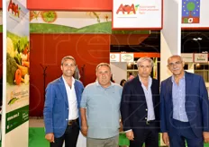 AOA-Associazione Ortofrutticoltori Agro. L'ultimo a destra e' Gennaro Velardo (Settore Commercializzazione della AOA).