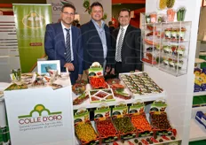 Carmelo e Salvatore Calabrese della Colle D'Oro insieme a Tony Solarino presso il loro stand a Fruit Innovation, nel quale hanno presentato in anteprima le novita' della linea di ortaggi gourmet Deliziorti.
