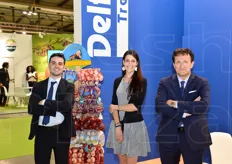 Davide Grossi, Elisa Bignami e Francesco Delfanti (resp. commerciale) presso lo stand della Delfanti Trade di Monticelli d'Ongina (PC), specializzata in aglio, cipolla e scalogno.