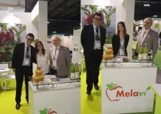 Tiziano Caprioli (a destra nelle due foto) ci saluta in veste di direttore commerciale della cooperativa agricola Melavi'.