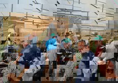 Buyer e giornalisti internazionali incuriositi.